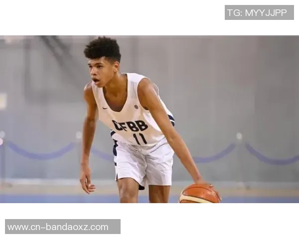 亨特半场14分钟因伤退场6投3中罚球6中5贡献14分2助希望恢复顺利 亨特半场14分钟因伤退场6投3中罚球6中5贡献14分2助希望恢复顺利