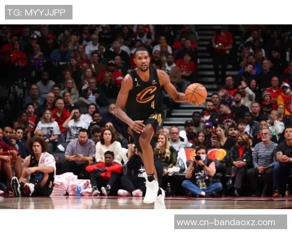 小莫布里首秀表现亮眼18分钟内贡献12分6板2助助力球队胜利 小莫布里首秀表现亮眼18分钟内贡献12分6板2助助力球队胜利