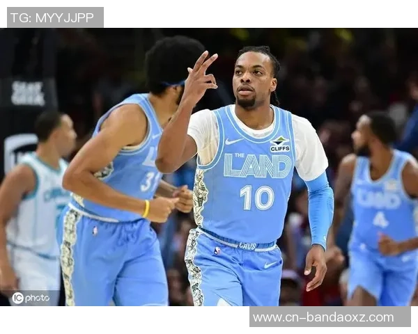 肯扬马丁称米切尔将入名人堂但未能提升队友表现